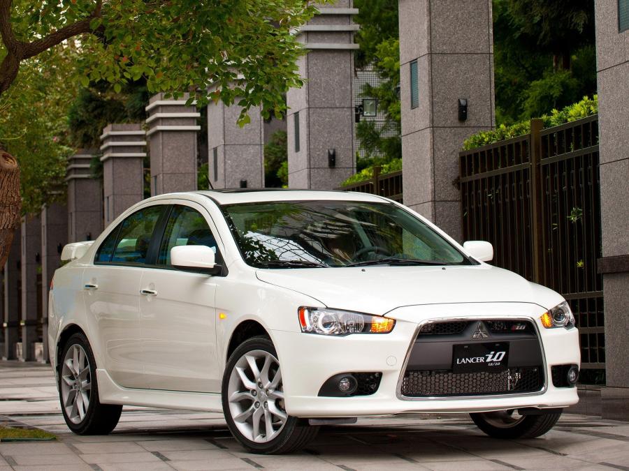 Mitsubishi Lancer iO '2012